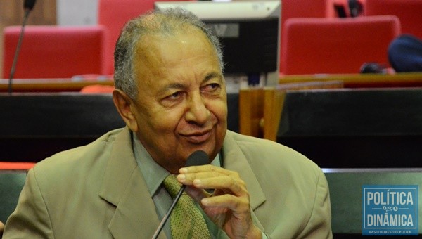 Dr. Pessoa aparece entre os preferidos, desbancando o prefeito Firmino. (Fotos: Jailson Soares / Política Dinâmica)