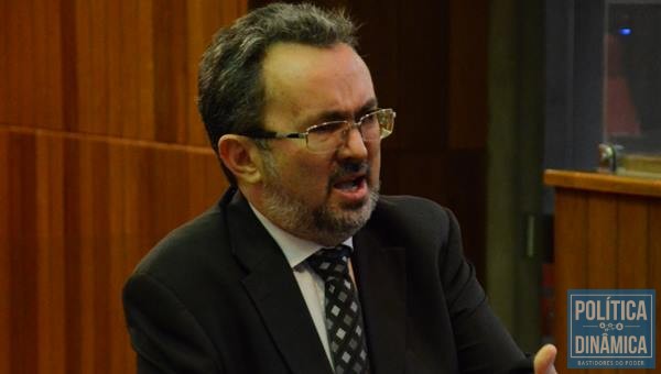 Deputado critica gestão de Paulo MArtins em Campo Maior (Foto: Jailson Soares/PoliticaDinamica.com)