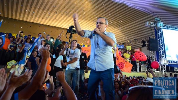 Prefeito Firmino Filho respondeu às críticas da oposição (Foto: JAilson Soares/PoliticaDinamica.com)