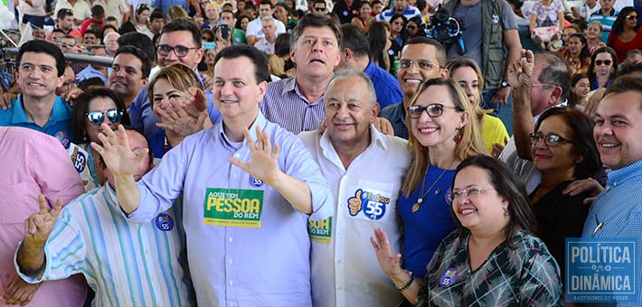Ao final da convenção foi hora da foto oficial para a campanha (foto: Jailson Soares | PoliticaDinamica.com)