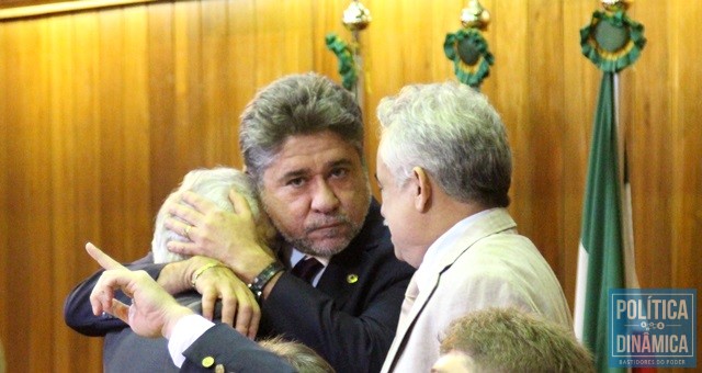 Um abraço super carinhoso (Foto: Gustavo Almeida/PoliticaDinamica.com)