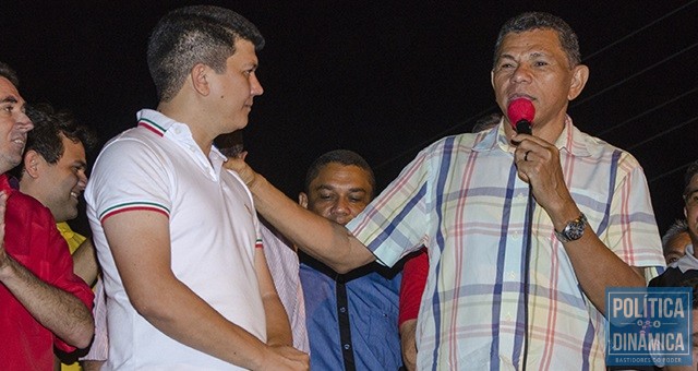 João de Deus e Rubens Vieira durante comício na cidade de Cocal (Foto: Reprodução)