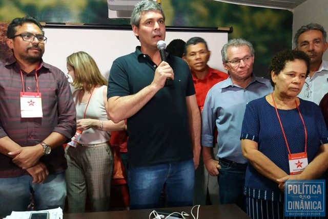 Senador carioca fala em "brigar" por Regina (Foto: Gustavo Almeida/PoliticaDinamica.com)