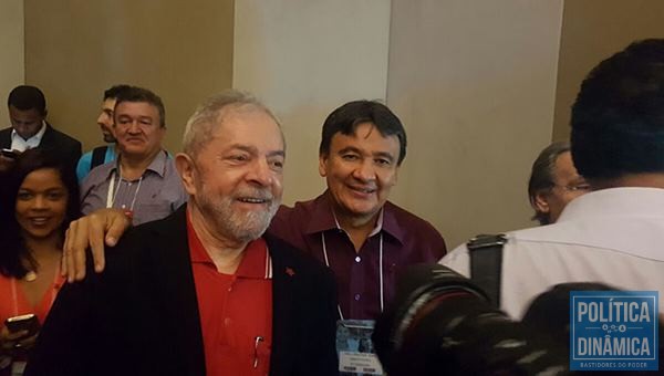 Wellington Dias e o ex-presidente Lula durante Congresso Nacional do PT em Brasília (Foto:Ascom)