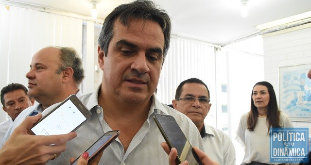 Senador quer dinheiro investido em obras (Foto: Jailson Soares/PoliticaDinamica.com)