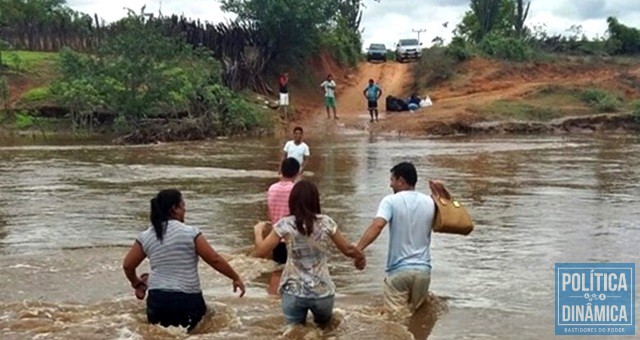 Município sofre sem asfalto de estrada asfaltada (Foto: Divulgação/Prefeitura)