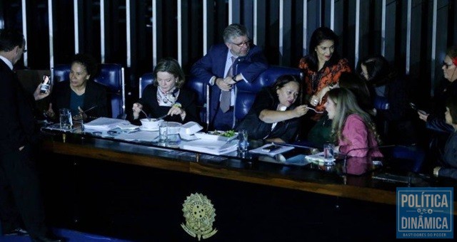 Senadoras ocuparam a Mesa Diretora do Senado Federal (Foto: Agência O Globo)