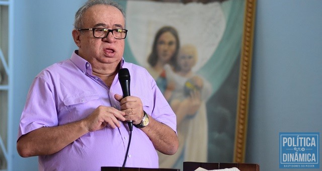 Heráclito lembrou que missa não é ato político (Foto: Jailson Soares/PoliticaDinamica.com)