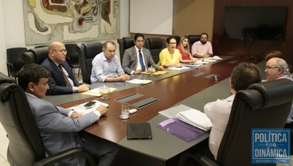 Governador Wellington Dias reuniu equipe e quer trabalhado continuando (Foto:CCOM)