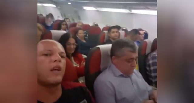 Homem gravou vídeo ao lado de José Guimarães dentro de avião proferindo ofensas contra o parlamentar (Foto: Reproduç                            </div>

                            <div class=