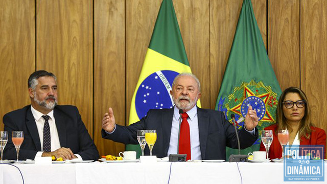 Lula reuniu jornalistas de vários meios para o 1º café com a imprensa de seu novo Governo (foto: Agência Brasil)
