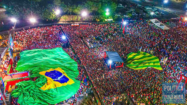 Lula ressaltou que o povo do Piauí "recuperou" a bandeira nacional (foto: Ccom)