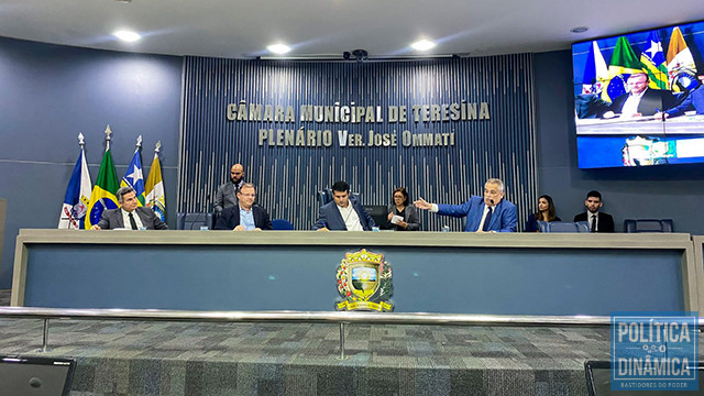 Vice-prefeito de Teresina, Robert Rios, voltou a fazer várias acusações contra gestão da Prefeitura (foto: Câmara)