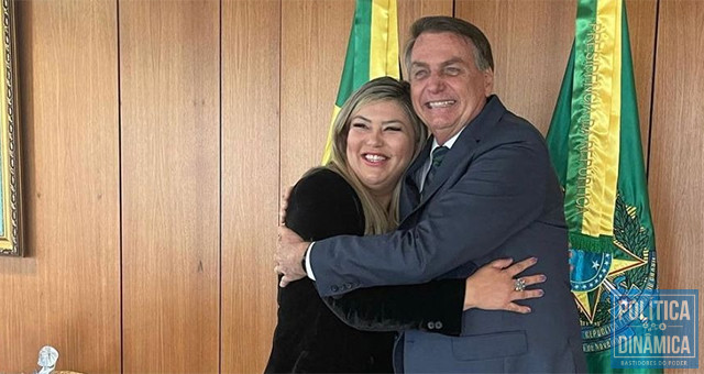 Samantha Cavalca: a jornalista tem sido recebida por Bolsonaro no Palácio do Planalto e hoje faz parte do círculo de confiança do presidente (foto: reprodução | PD)