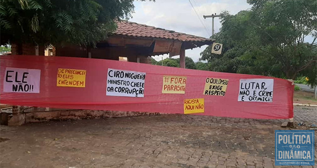 Cartazes contra a presença de Ciro Nogueira e pré-candidatos da oposição foram espalhados em São João da Varjota, interior do Piauí (foto: reprodução)