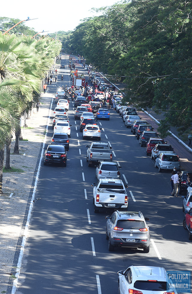 A população se despediu de Firmino em todas as regiões da capital (foto: Jailson Soares | politicaDinamica)