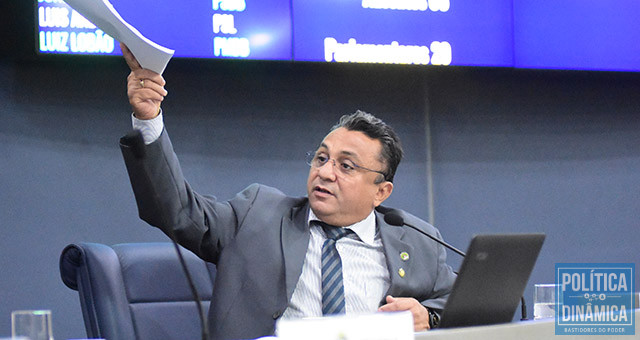 Ao final da CPI, será que algum documento vai ser capaz de resolver o problema do transporte se o Doutor Pessoa não quiser? (foto: Jailson Soares | PoliticaDInamica) 