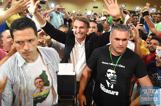 Em abril de 2018, Bolsonaro estava no Piauí e era subestimado por adversários e, naquele ano, foi eleito presidente com ajuda de major Diego Melo vestindo a camisa (foto: Jailson Soares | PD)