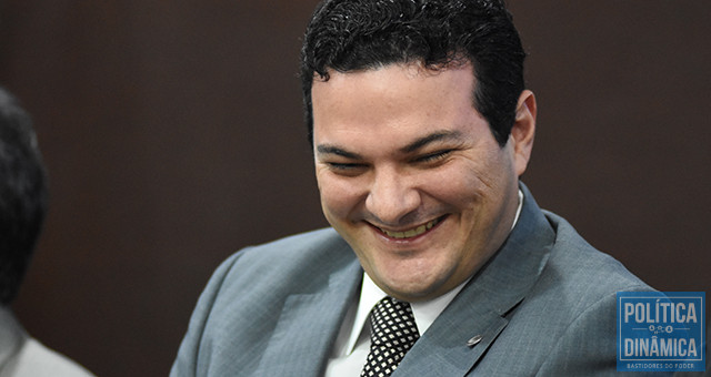 Celso Barros pagou pelo menos R$ 840 mil a uma empresa de amigos e o pessoal da família está na chapa: uma jogada de "mestre"! (foto: Jailson Soares | Política Dinâmica)