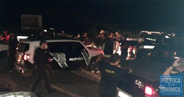 Acompanhadas por auditores do TCE-PI, as equipes da Polícia Civil chegaram cedo em Paulistana para deflagrar a Operação Liderança (foto: PCPI Ascom)