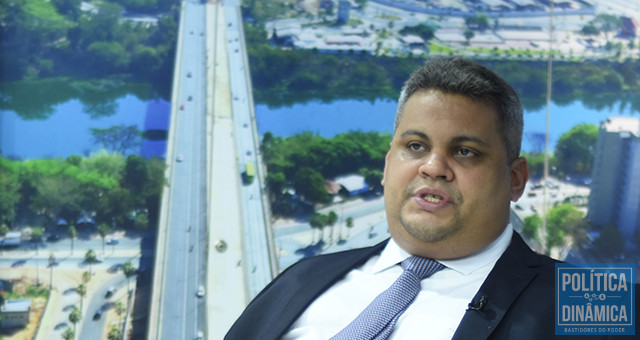 Foi ficando no canto... apesar da grande estrutura, candidatura de Raimundo Junior parece não ter "colado" -- ou decolado --entre advogados com força suficiente para viabilizar disputa (foto: Jailson Soares | PoliticaDinamica.com)