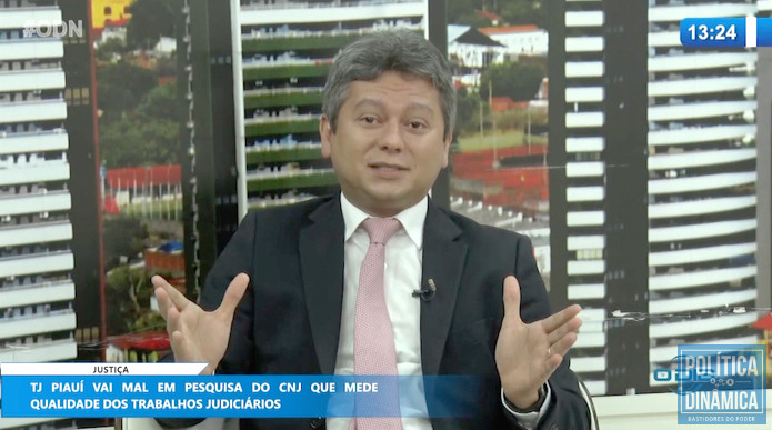 Einstein Sepúlveda em entrevista concedida ao Sistema O Dia de Comunicação sobre a baixa produtividade do Tribunal de Justiça do Piauí avaliada pelo CNJ, os dados mencionados na fala do representante da gestão de Celso Barros Neto na OAB diziam respeito aos anos de 2018 e 2019, quando o TJPI foi presidido pelos desembargadores Erivan Lopes e Sebastião Ribeiro Martins, respectivamente (foto: TV O Dia)