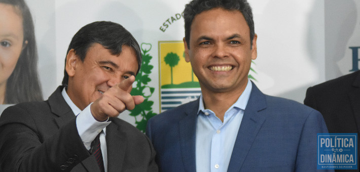 Foi sorrindo que Wellington Dias despachou Gil Carlos; o ex-prefeito pode ter cara-de-pau, mas nos frascos de óleo de peroba, a imagem é de um índio (foto: Jailson Soares | PoliticaDinamica.com)