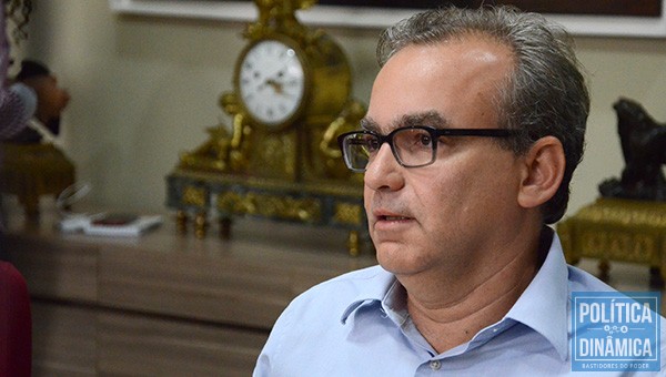 Para o prefeito Firmino Filho não há mais tempo a perder com a Servi San; a Prefeitura vai buscar o Ministério do Trabalho para fazer acordo com sobre os salários atrasados (foto: Jailson Soares / PoliticaDinamica.com)