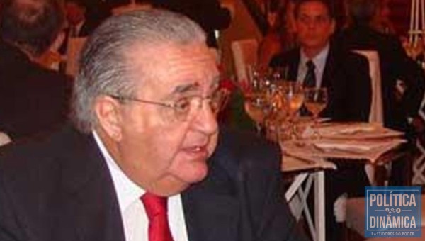 A empresa de Assis Fortes (foto) estaria pagando dívidas de impostos em detrimento do salário dos funcionários; buscava participar de novas licitações (foto: reprodução da internet)