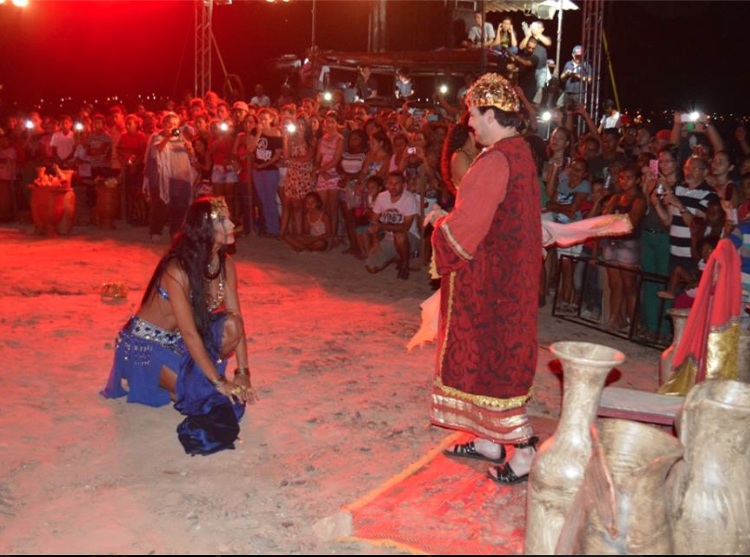 Fábio Novo atuando em encenação da Paixão de Cristo