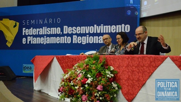 Seminário debateu federalismo, planejamento e desenvolvimento regional. (Fotos: Jailson Soares / Política Dinâmica)