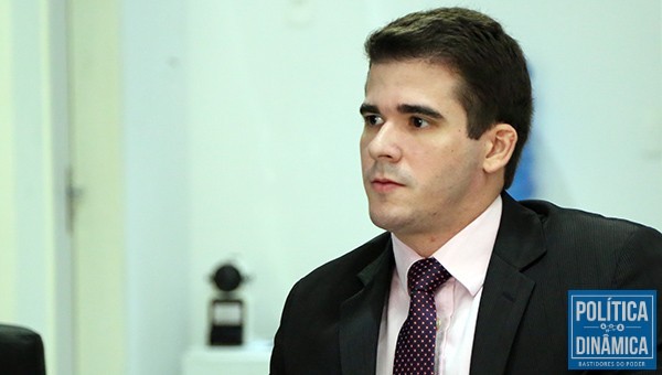 Advogado defende que é preciso debater sobre os projetos na Câmara. (foto: Marcos Melo / PoliticaDinamica.com)