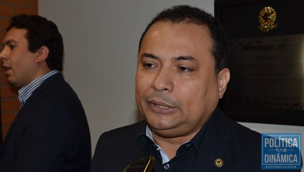Evaldo criticou gestão do prefeito Firmino Filho. (Fotos: Jailson Soares / Política Dinâmica)