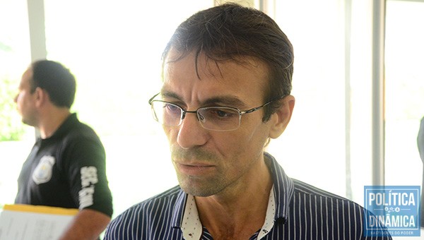 Diretor jurídico do Sinpoljuspi, Vilobaldo Carvalho alega que o Governo tem varrido o problema de todo o sistema prisional e de segurança para "debaixo do tapete" (foto: Jailson Soares / PoliticaDinamica.com)