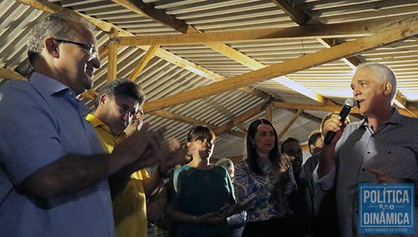 Do início ao fim do evento, Firmino e Themístocles trocaram rasgação de seda (foto: Marcos Melo / PoliticaDinamica.com)