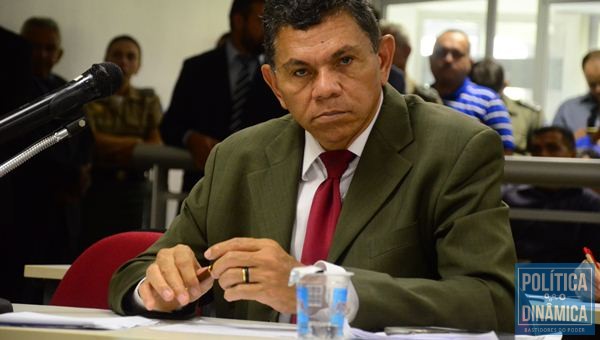 Líder do governo de Wellington Dias avalia o cenário político nacional e local