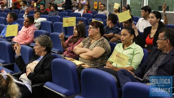 Grupo de religiosos pede que o prefeito Firmino Filho sancione projeto de Cida (Foto: Jailson Soares/PoliticaDinamica.com)