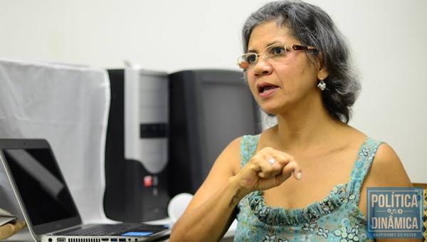 "Escravismo lançou nossas bases de convivência social", garante professora. 
