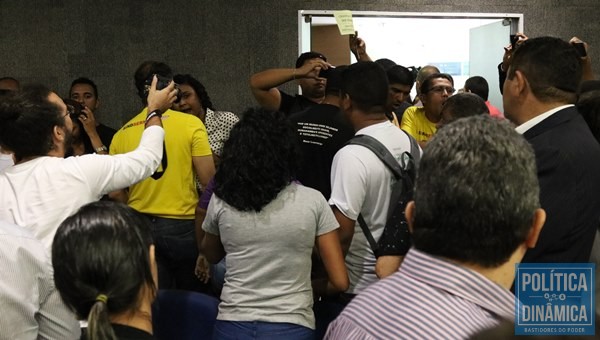 Manifestantes contra e a favor do projeto chegaram a se agredir durante a votação. (Foto: Jailson Soares / PolíticaDinâmica.com)