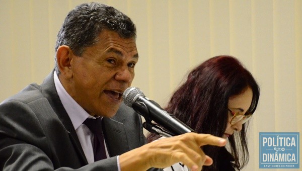 Deputado defende LEI que fixa quadros no Estado. (Foto: Jailson Soares / PolíticaDinâmica.com)