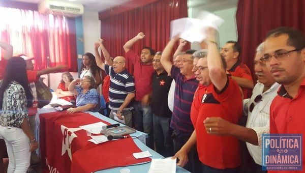 Na foto, petistas comemoram resultado do encontro (Foto: Ascom)