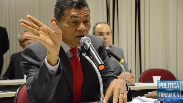 João de Deus acusa a mídia de apoiar o impeachment de Dilma (Foto: Jailson Soares/PoliticaDinamica.com) 