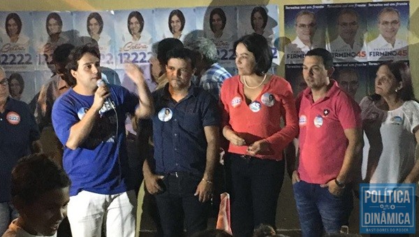 Flávio Nogueira Junior discursa em ato em defesa da candidatura de Celina (Foto: Arquivo Pessoal) 