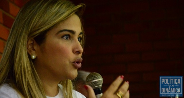 Adriana foi destaque durante as manifestações contra Lula. (Foto: Jailson Soares/Política Dinâmica.com)