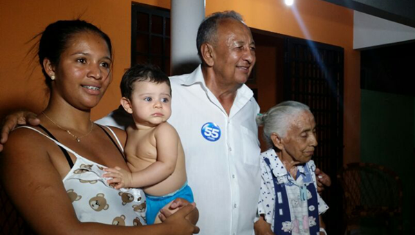 Dr. Pessoa promete fazer o hospital da mulher e outro para a criança, além da creche do idoso (foto:Ascom)