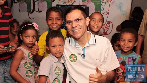 Candidato do PTB promete melhorar a educação municipal e criar rede para atender mães e crianças (foto: Ascom)