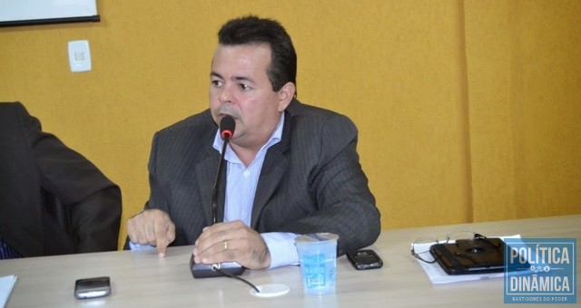 Presidente da Câmara de Parnaíba nega inadimplências cobradas pelo TCE. (Foto: B Silva)