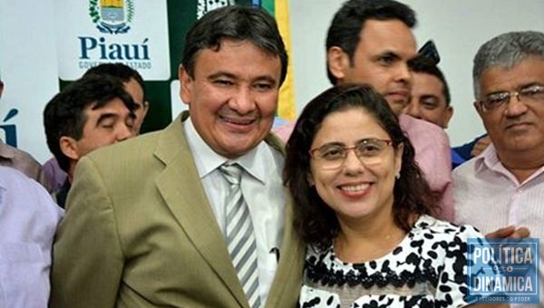Na foto, Patrícia aparece ao lado do governador Wellington Dias em evento de prefeitos do PT (Foto:Ascom)