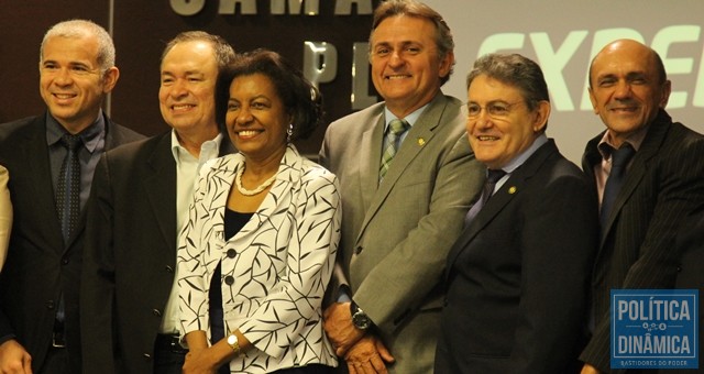 Rosário com o esposo, secretário de planejamento do Estado Antonio Neto, e colegas parlamentares (Foto: Ananda Oliveira/PoliticaDinamica.com)