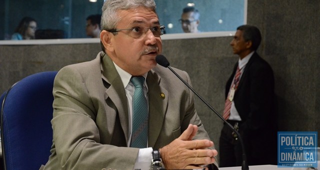 Vereador Edvaldo Marques apresentou projeto de emenda à Lei Orgânica do Município (Foto: Jailson Soares/PoliticaDinamica.com)